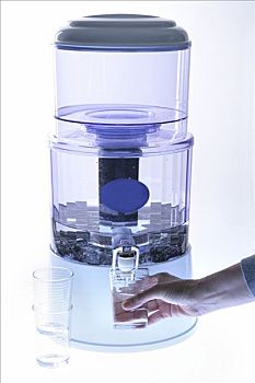 育兒嫂工資一般多少錢？揭開家庭育兒的背后秘密