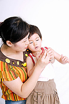 番禺帶bb的保姆多少錢？選擇專業保姆服務，打造寶寶健康成長環境