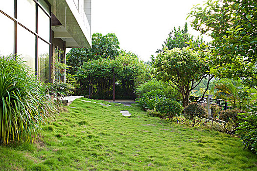開(kāi)家政公司賺多少錢(qián)？揭開(kāi)行業(yè)背后的利潤(rùn)密碼