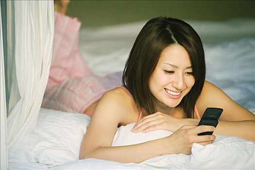 保姆工資一般多少？揭開背后的行業(yè)真相