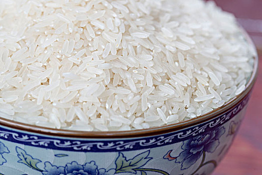 昆山保姆一月多少錢(qián)？揭開(kāi)保姆行業(yè)的真實(shí)價(jià)格