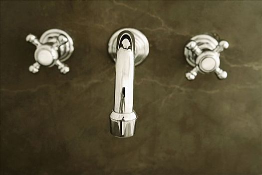 深圳老人陪護(hù)多少錢？探索老人陪護(hù)服務(wù)的價(jià)格與選擇