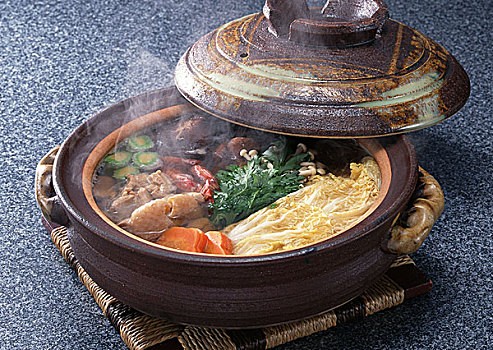鐘點(diǎn)工阿姨多少錢一個鐘？輕松解決家務(wù)煩惱的選擇