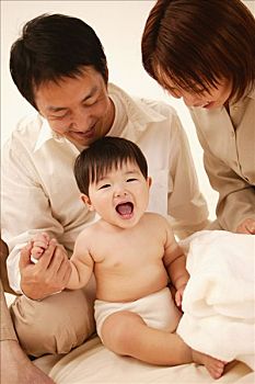 《唐人街探案》票房突破，誰(shuí)才是真正的贏家？