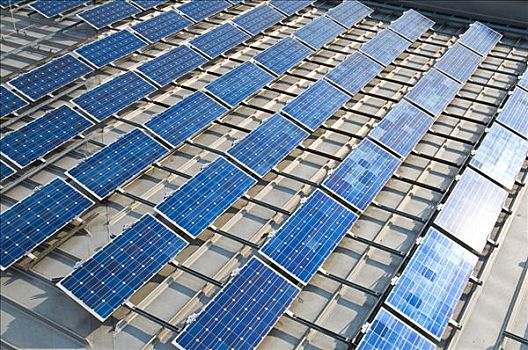 2025年保姆費現狀分析：月薪多少才算合理？