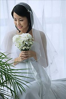 西安保姆多少錢一個月？揭秘西安家政行業的價格背后