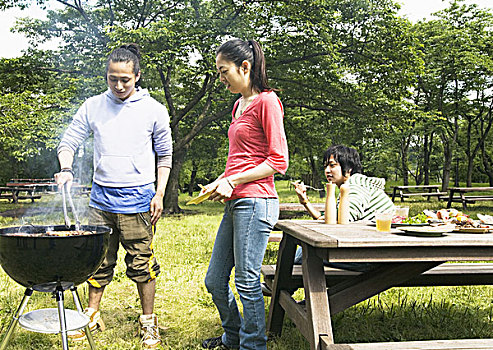 余杭保姆多少錢？如何選擇合適的保姆服務(wù)