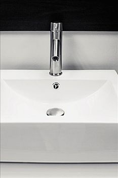 雙休保姆一月多少錢？讓你輕松解決家庭照顧問題