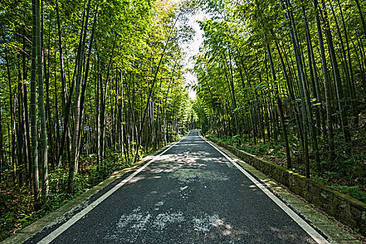 廣州請(qǐng)保潔多少錢(qián)一小時(shí)？選擇專(zhuān)業(yè)保潔服務(wù)，讓您的家煥然一新