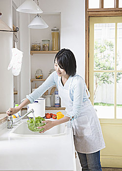 大連催乳師培訓(xùn)多少錢？揭秘催乳師行業(yè)的潛力與發(fā)展機(jī)會