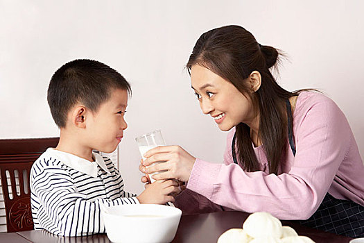 北京住家保姆價格揭秘：讓您輕松找到合適的家庭幫手
