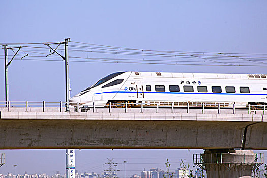 煙臺(tái)擦玻璃多少錢(qián)？了解煙臺(tái)擦玻璃服務(wù)價(jià)格的全面解析