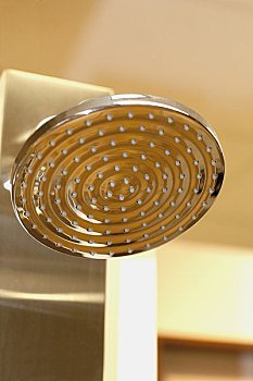 保姆一月大概多少錢？一文揭秘育兒生活中的“黃金助力”
