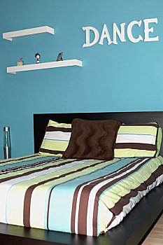 請一個住家保姆要多少錢？揭秘保姆價格背后的秘密