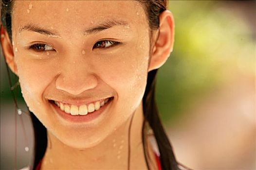 成都照顧1歲保姆多少錢？如何選擇適合的育兒服務(wù)？