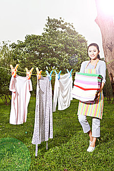 深圳月嫂多少錢(qián)？高品質(zhì)月嫂服務(wù)的價(jià)格與選擇指南