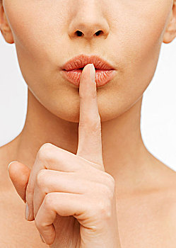 請(qǐng)保母多少錢一個(gè)月？揭秘保母服務(wù)的價(jià)格與選擇指南