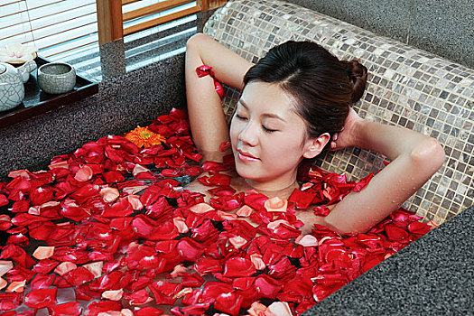 天津住家保姆多少錢？讓你輕松選擇最合適的服務