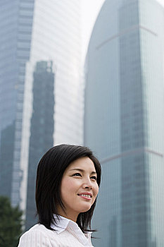 不住家保姆多少錢一月？揭秘保姆服務(wù)的價格與選擇