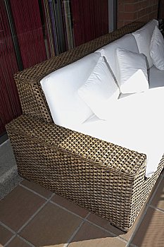 醫院護工一天多少錢？揭秘護工收入與工作價值