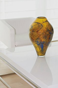 上海護工月薪多少？揭秘護工行業薪資與發展前景