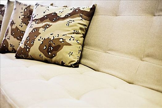 上海家政住家保姆多少錢？專業(yè)服務(wù)讓你生活更輕松