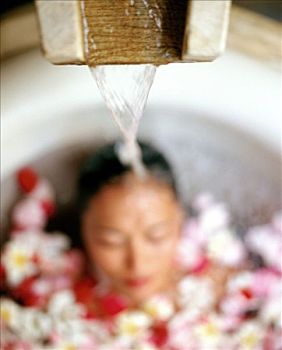 鐘點(diǎn)工阿姨多少錢一個(gè)鐘？輕松解決家務(wù)煩惱的選擇