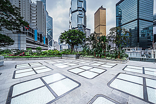 育兒嫂要求的工資多少？揭秘背后的市場行情與因素