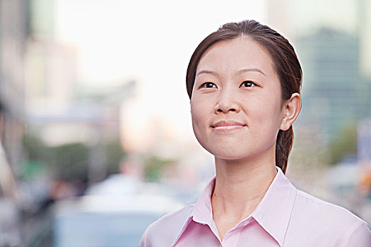 如何選擇合適的保姆阿姨？了解保姆阿姨的月薪行情