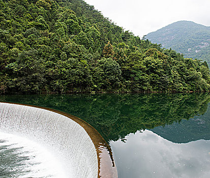 廈門油煙機(jī)多少錢一個？挑選油煙機(jī)時你不能忽視的五大因素