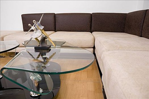 天峨縣貼瓷磚多少？了解瓷磚施工價(jià)格與技巧，讓家居裝修更省心
