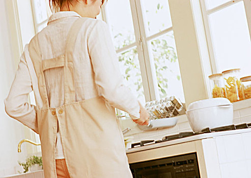護(hù)工一晚多少錢？揭秘護(hù)理服務(wù)的真實(shí)成本