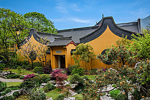 家政培訓(xùn)班學(xué)費多少？輕松學(xué)習(xí)家政技能，開啟高收入新職業(yè)！