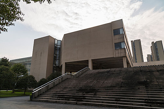 大學城家庭保姆多少錢？為您揭開背后的秘密