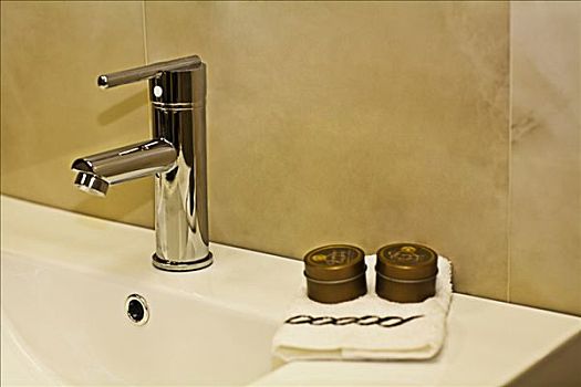 家政加盟多少錢？揭秘家政行業投資前景和加盟費用