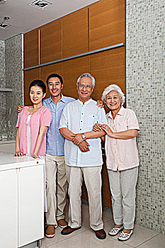 育兒嫂價(jià)格多少錢？家長(zhǎng)必看，如何選擇合適的育兒嫂