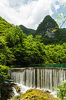 上海家政保姆工作多少錢(qián)？揭秘上海家政行業(yè)的薪資趨勢(shì)與選擇秘訣