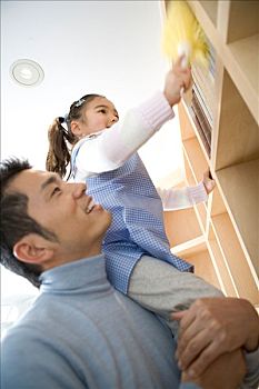 照顧老人保姆多少錢？選擇合適的保姆讓父母安享晚年