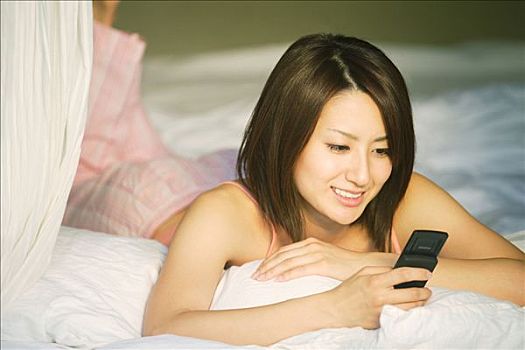 如何選擇專業育兒師？育兒師的職業前景和重要性分析