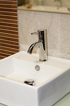 成都住家保姆工資多少？揭秘高薪背后的真實行情與趨勢