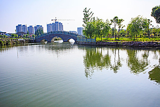 天津保姆多少錢(qián)一個(gè)月？全面了解天津保姆市場(chǎng)的價(jià)格和選擇