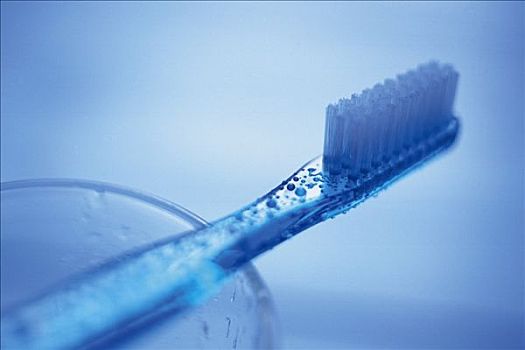 2015保姆工資多少？揭秘家庭服務行業薪資變化