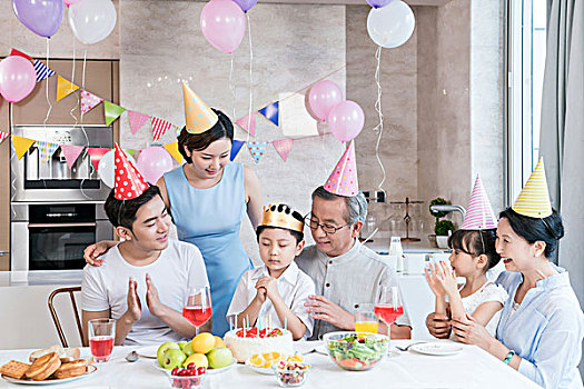 DNA鑒定多少錢？孩子要改他爸爸的姓，如何快速解決這一問題？