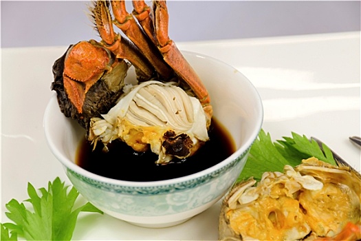 上海家政中介費(fèi)多少錢？解密上海家政服務(wù)市場(chǎng)