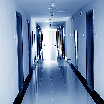 福建育嬰師價位多少？解密育嬰師行業(yè)背后的秘密