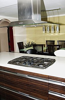 住家鐘點工多少錢？為您揭秘合理費用及雇傭秘訣