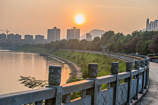 上海住家保姆收費多少？了解上海住家保姆市場的收費標準與服務內容