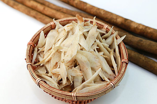 保姆做飯一個(gè)月多少錢？家庭雇傭保姆的費(fèi)用解析