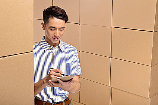 投資家政服務要多少錢？揭秘家政行業的盈利潛力！