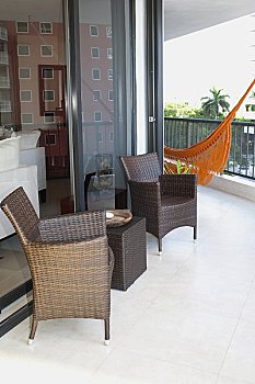 上海閘北保姆價(jià)格揭秘，選擇合適的保姆服務(wù)，生活更輕松